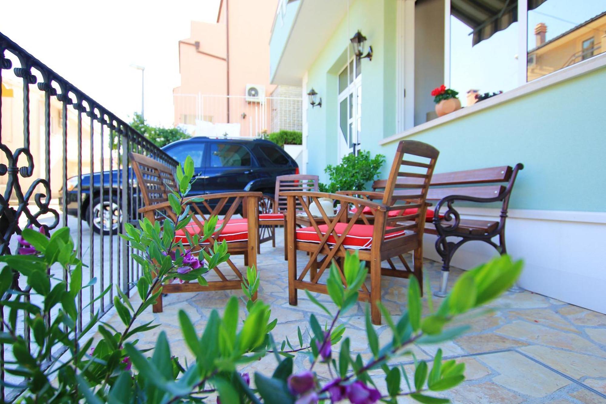 Apartments Tomi & Ivana Trogir Exterior foto